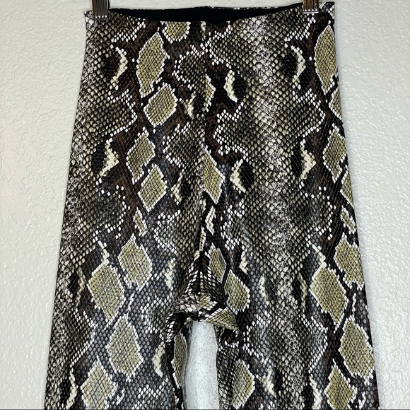 Commando NWT Faux Leather Leggings Olive Snake 12”Rise Sz.Sm - Picture 4 of 14